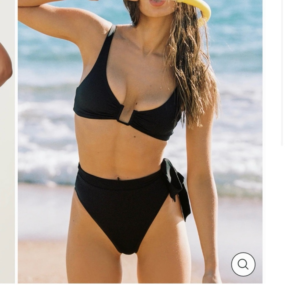 AWAY THAT DAY Palma Bikini Top (L) and Tahiti Bikini Bottom (M)